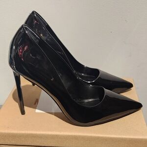 Steve Madden Patent Vala Pumps Heels